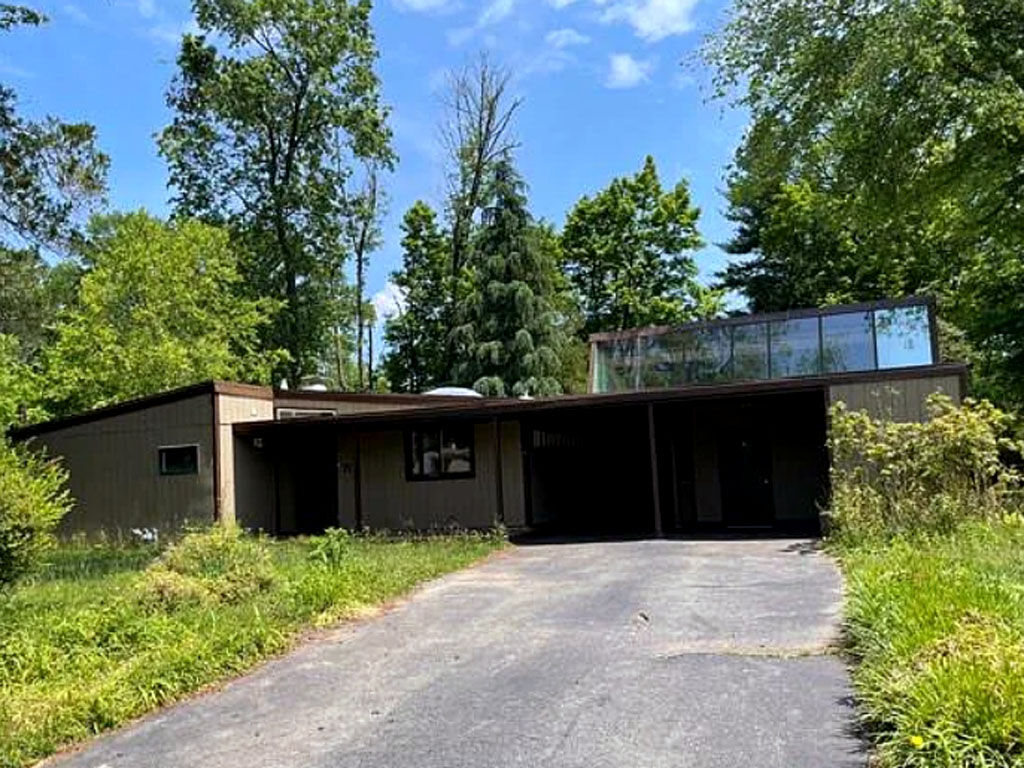 71 Deer Path 3.jpg